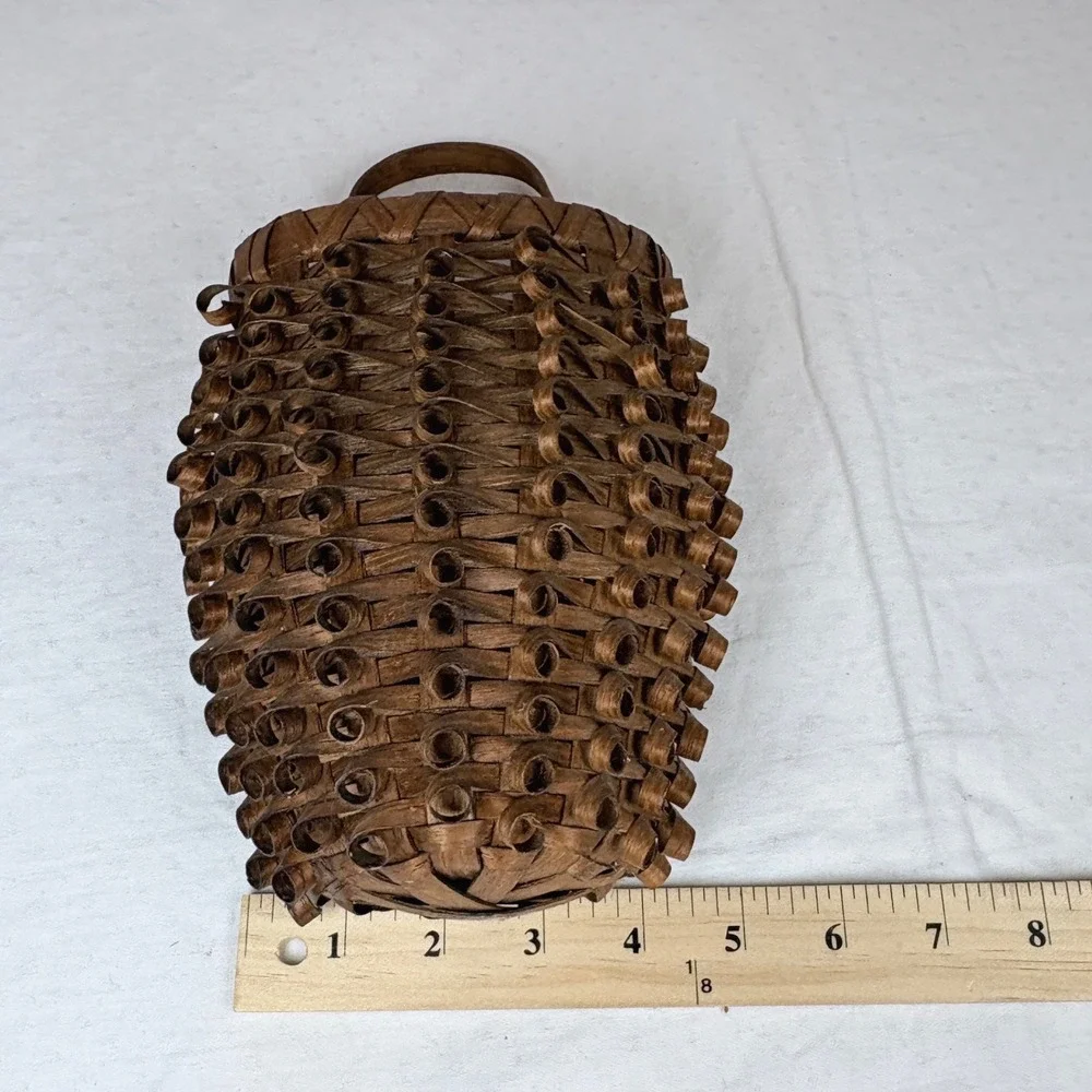 N/A handcrafted basketville